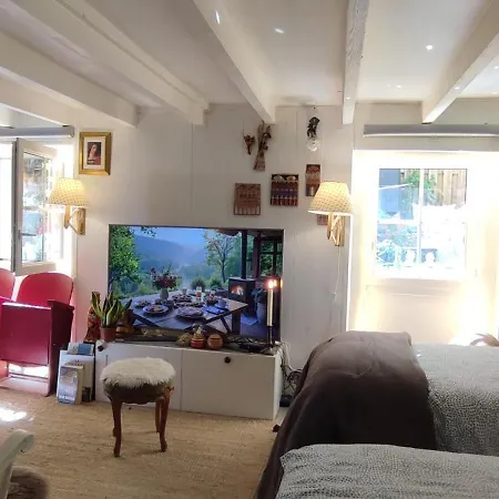 Authentic House 2 Maisons 1 Ideale Pour Groupes, Capacite 30 Personnes Paris
