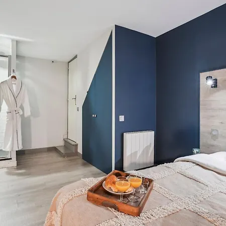 Elegant 1br Near Eiffel & Les Invalides דירה פריז