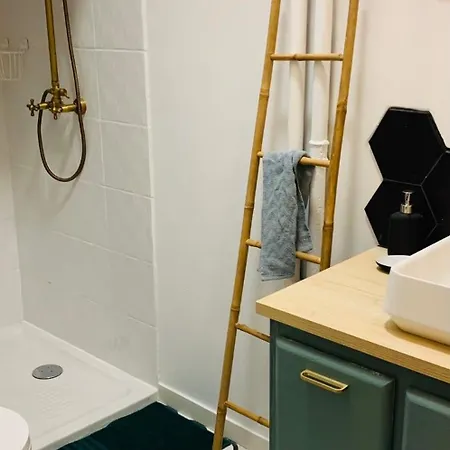 Apartment A 2 Pas Du Moulin Rouge Paris