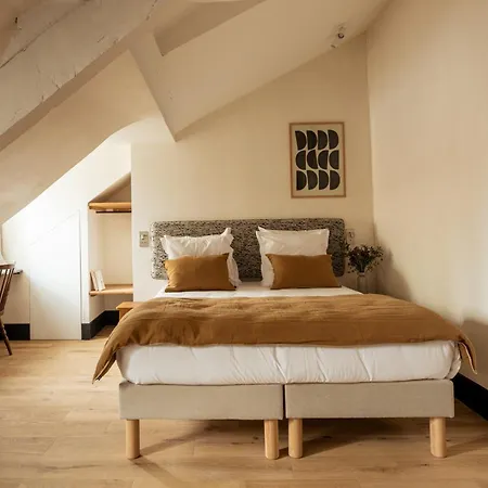 De La Gaîté Hotel