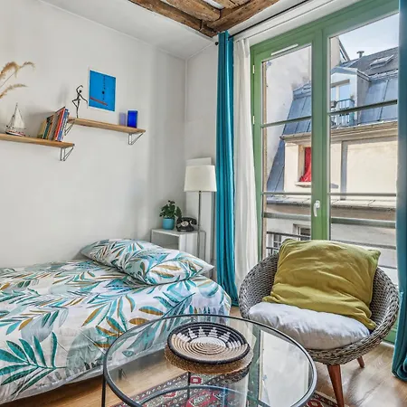 Joli Grand Et Calme, Marais Apartament *