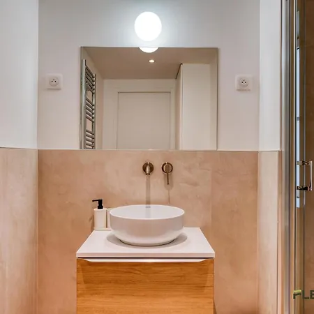 Charming 2-bedroom With Living 47 M 9e *