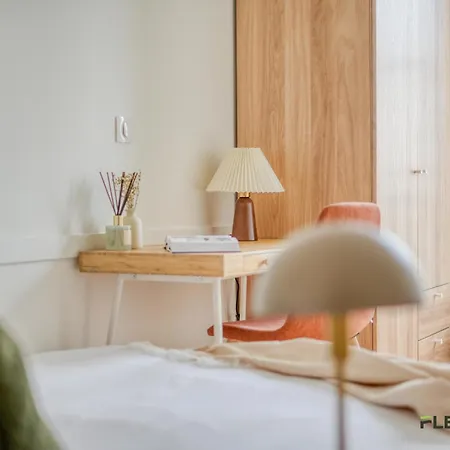 Charming 2-bedroom With Living 47 M 9e