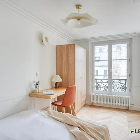 Apartment Charming 2-bedroom With Living 47 M 9e Paris