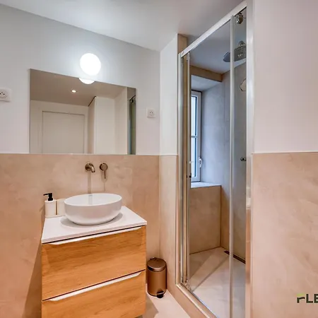 Charming 2-bedroom With Living 47 M 9e Paris