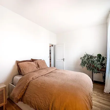 Apartment Parisian Nest - Panoramic Views - Free Parking Paris