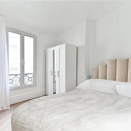 Apartment Modern Moulin Rouge Paris