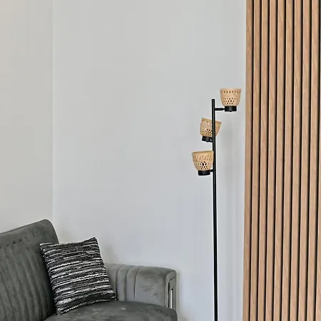 Modern Moulin Rouge Apartment *