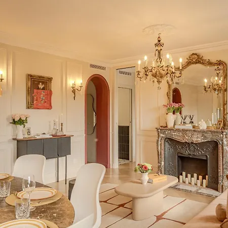 Apartment With Eiffel Tower View Paris