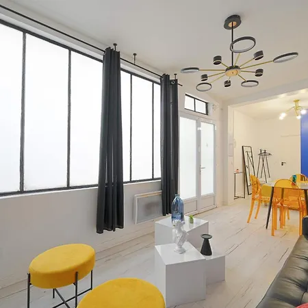 Apartment Modern Artistic *