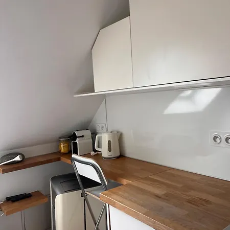 Apartment Emplacement Exceptionnel Nid Coquet Equipe Salle De Bains Wc Vue Climatisation Ascenseur *