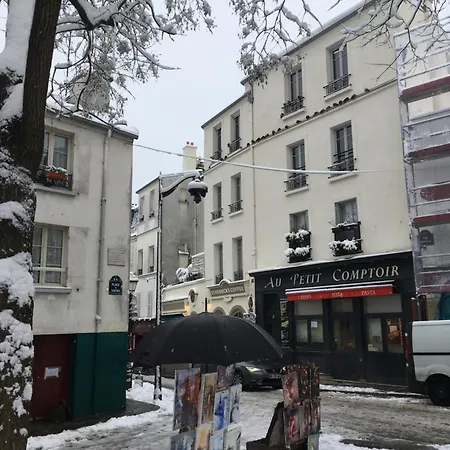 8 Place Du Tertre Paris