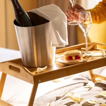 Le Cardinal Hotel