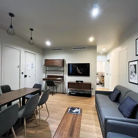 Apartment Urban Flat 78 - 3 Bedroom Republique