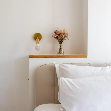 Rive Gauche Light And Elegance *