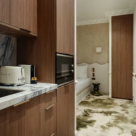 Leon Hotel-pigalle Suite-01-prm *