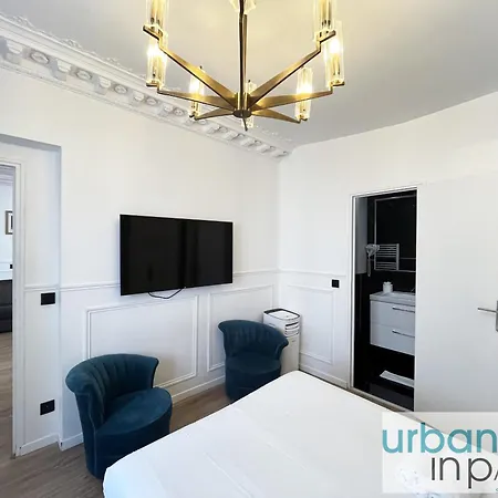 Urban Flat 107 - Sublime 4 Bedroom Opera Apartment