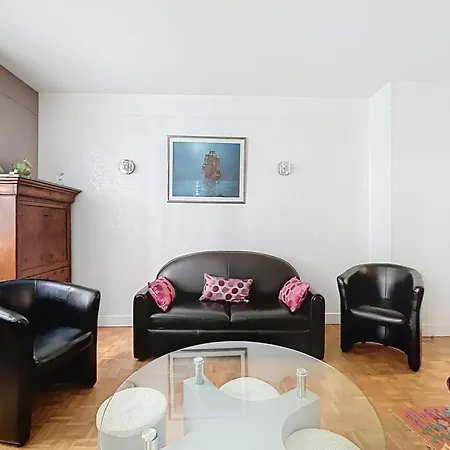 Spacious 2-room Near Nation Appartamento *