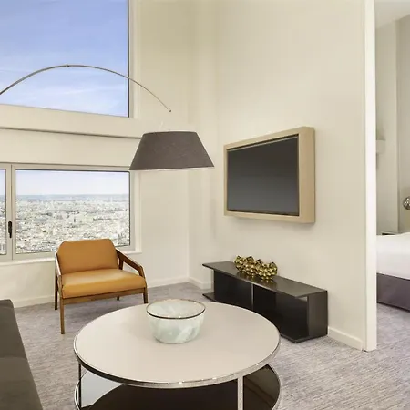 Hyatt Regency Etoile Hotel 4*