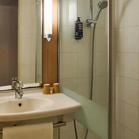 Ibis Paris La Defense Esplanade 3*