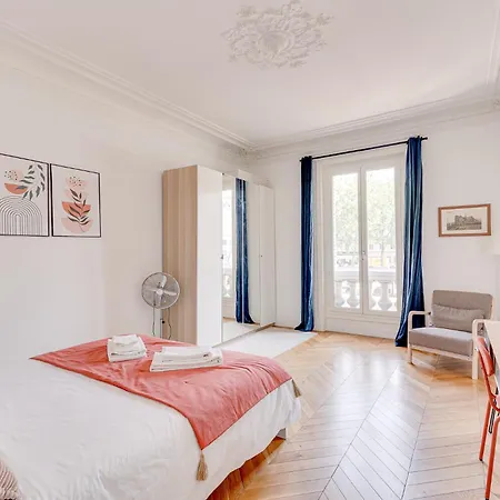 Apartment Spacieux A Deux Pas De Notre-dame *