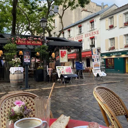 8 Place Du Tertre Paris