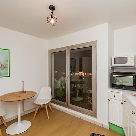 Apartment Near Buttes Chaumont *