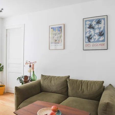 Bright 1 Bedroom - Near Park Apartment