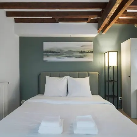 Superb Duplex Located On Rue Mouffetard * Paris