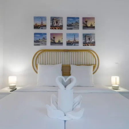 Superb Duplex Located On Rue Mouffetard * Paris