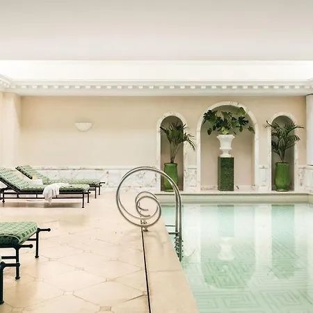 Saint Hotell
