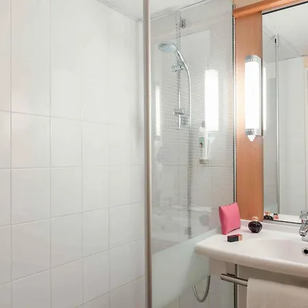Ibis Paris La Defense Esplanade