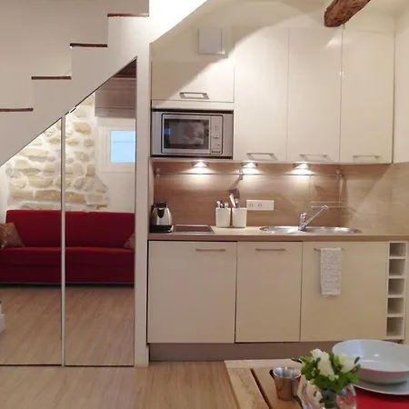 Louvre Parisian Duplex Apartment *