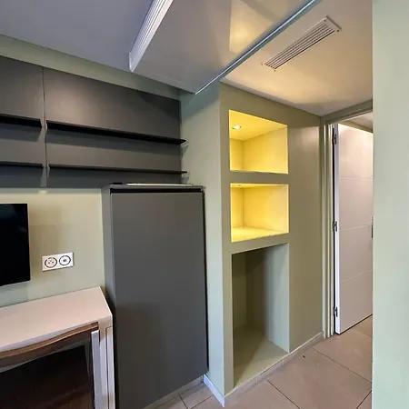 アパートホテル Multiresidence L'elysee パリ