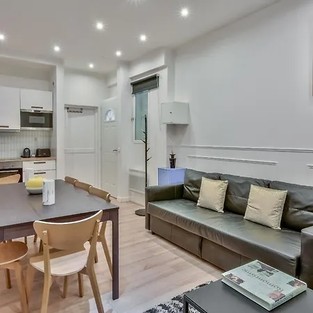 Urban Flat 35 - 2 Bedroom Grands Boulevards Apartment *