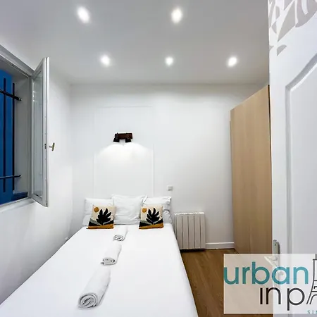 Urban Flat 35 - 2 Bedroom Grands Boulevards Apartment *