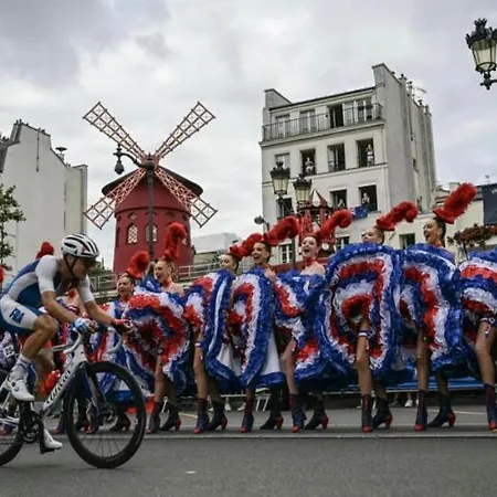 8 Place Du Tertre *