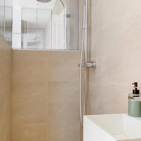 3br Parisian Charm Near Champs-elysees & La Defense Apartment