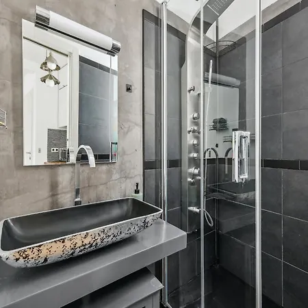 Charming Overlooking Place Des Victoires *