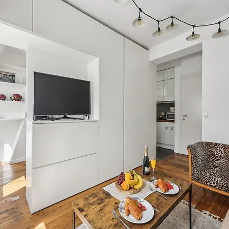 Charming Overlooking Place Des Victoires *
