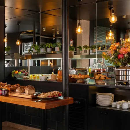 Maxim Folies Hotel Paris