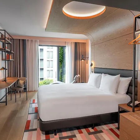 Canopy By Hilton Eiffel Tower 4*
