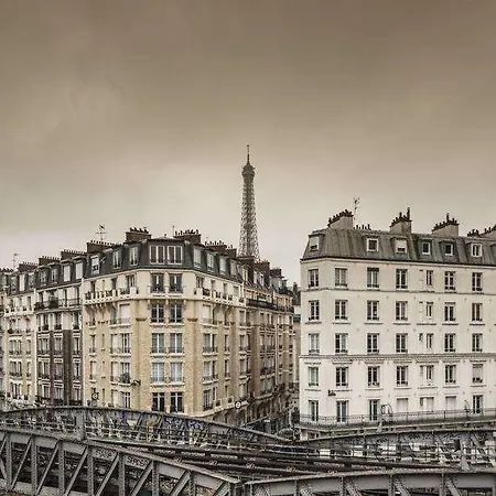 Eiffel Petit Louvre Отель 3*