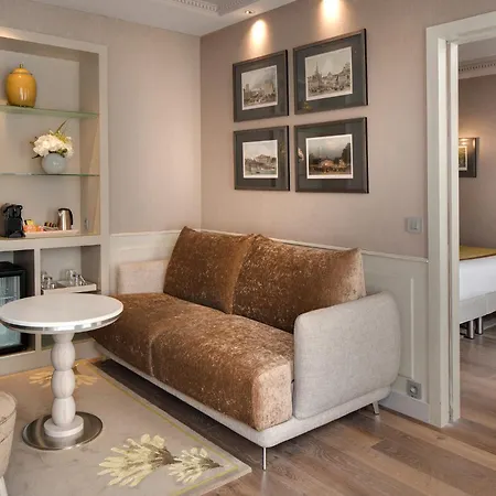 Rochester Champs Elysees Hotel 4*