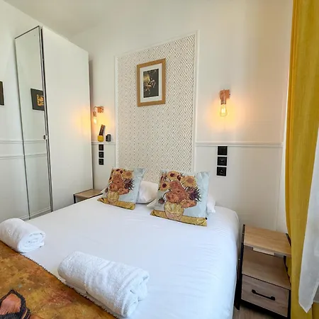 Apartment Urban Flat 107 - Sublime 4 Bedroom Opera