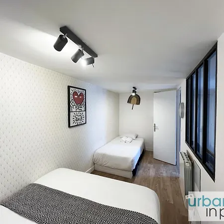 Urban Flat 150 - Pretty Flat In Center Of