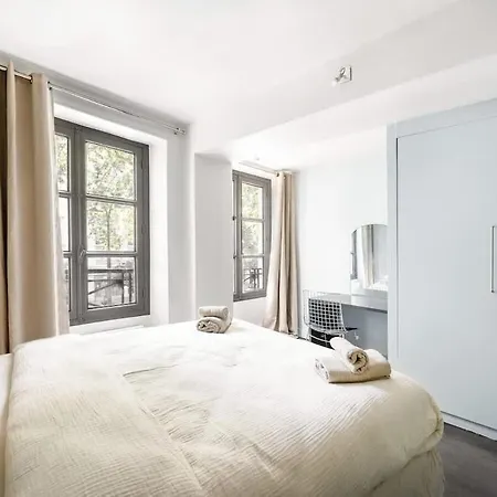Elegant Parisian Apartment, Place Des Vosges Apartment Paris