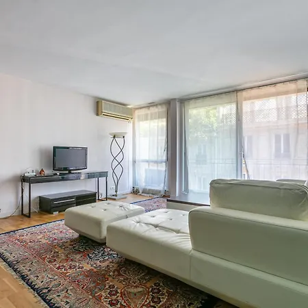 Appartement élysées *