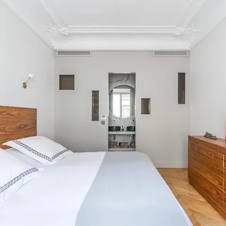 Luxury - Champs Elysees Apartment Paris