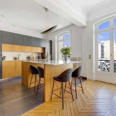 Luxury - Champs Elysees Apartment Paris